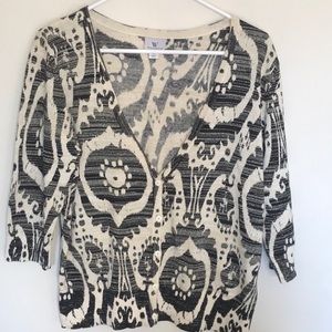 Gold metallic shines in this great cardigan! Sz XL